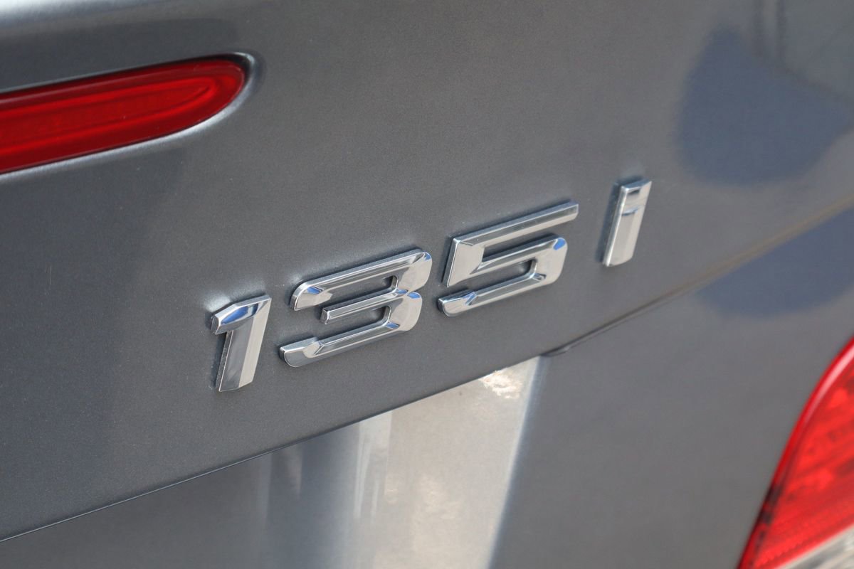 Used 2010 BMW 135i Convertible image 28