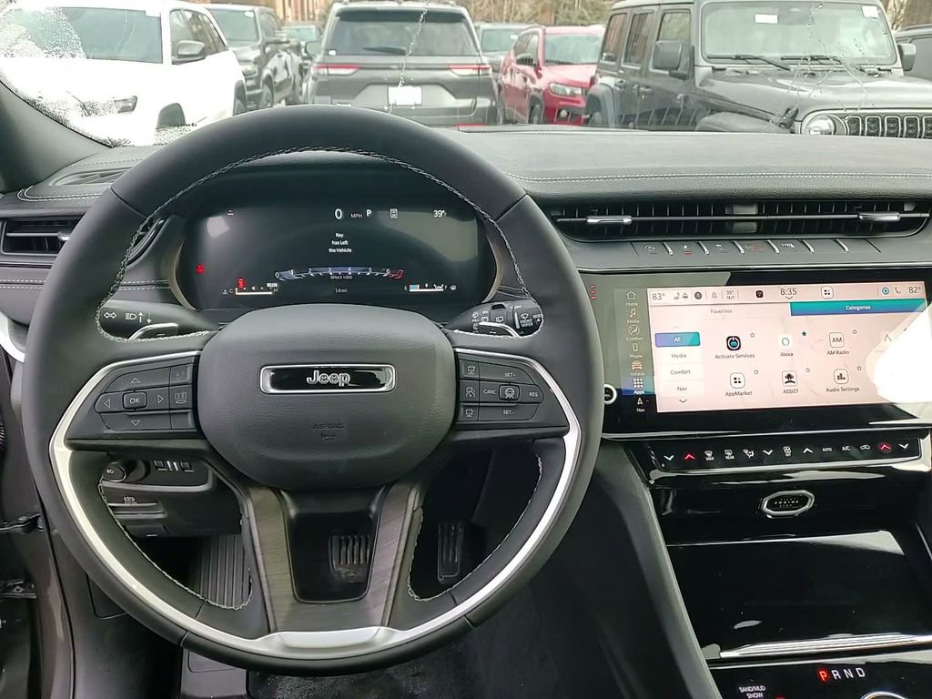 New 2026 Jeep Grand Cherokee L Limited image 32