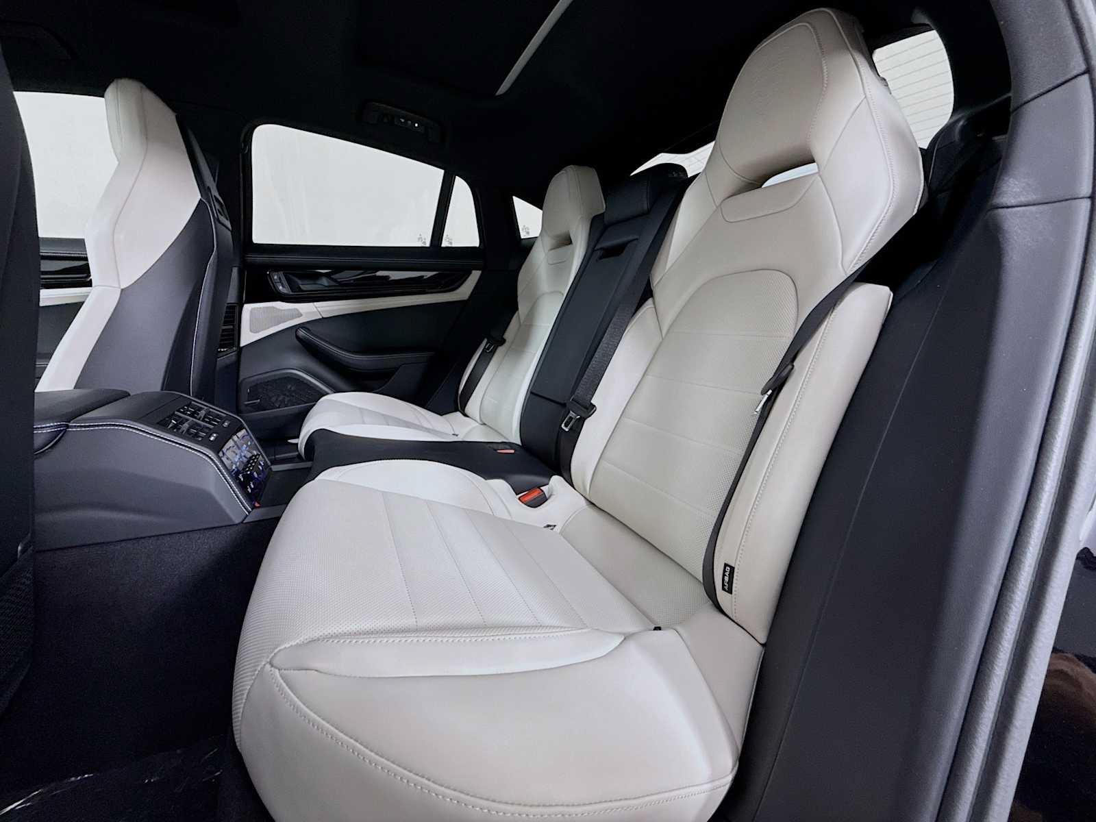 Used 2025 Porsche Panamera 4 AWD/4WD image 24