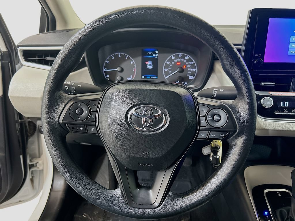 Used 2025 Toyota Corolla LE FWD image 9