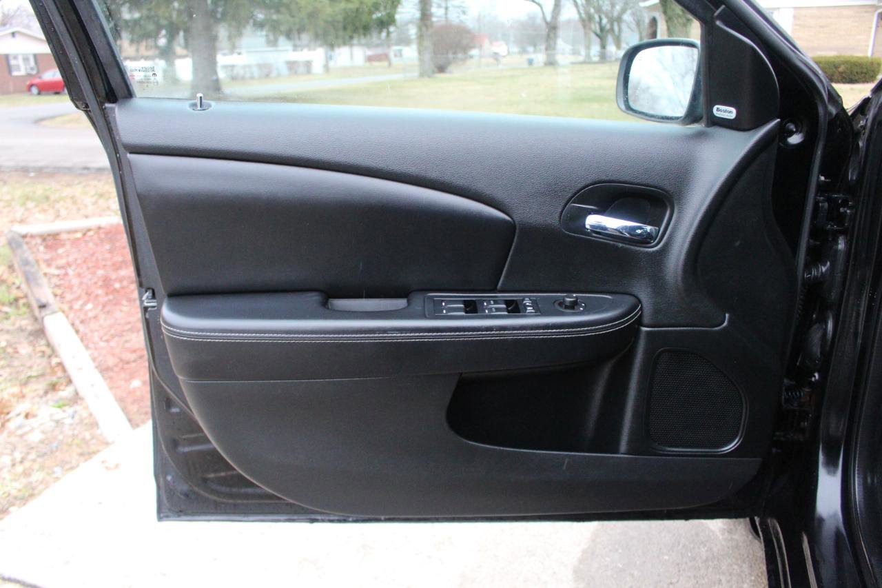 Used 2013 Chrysler 200 Limited FWD image 12