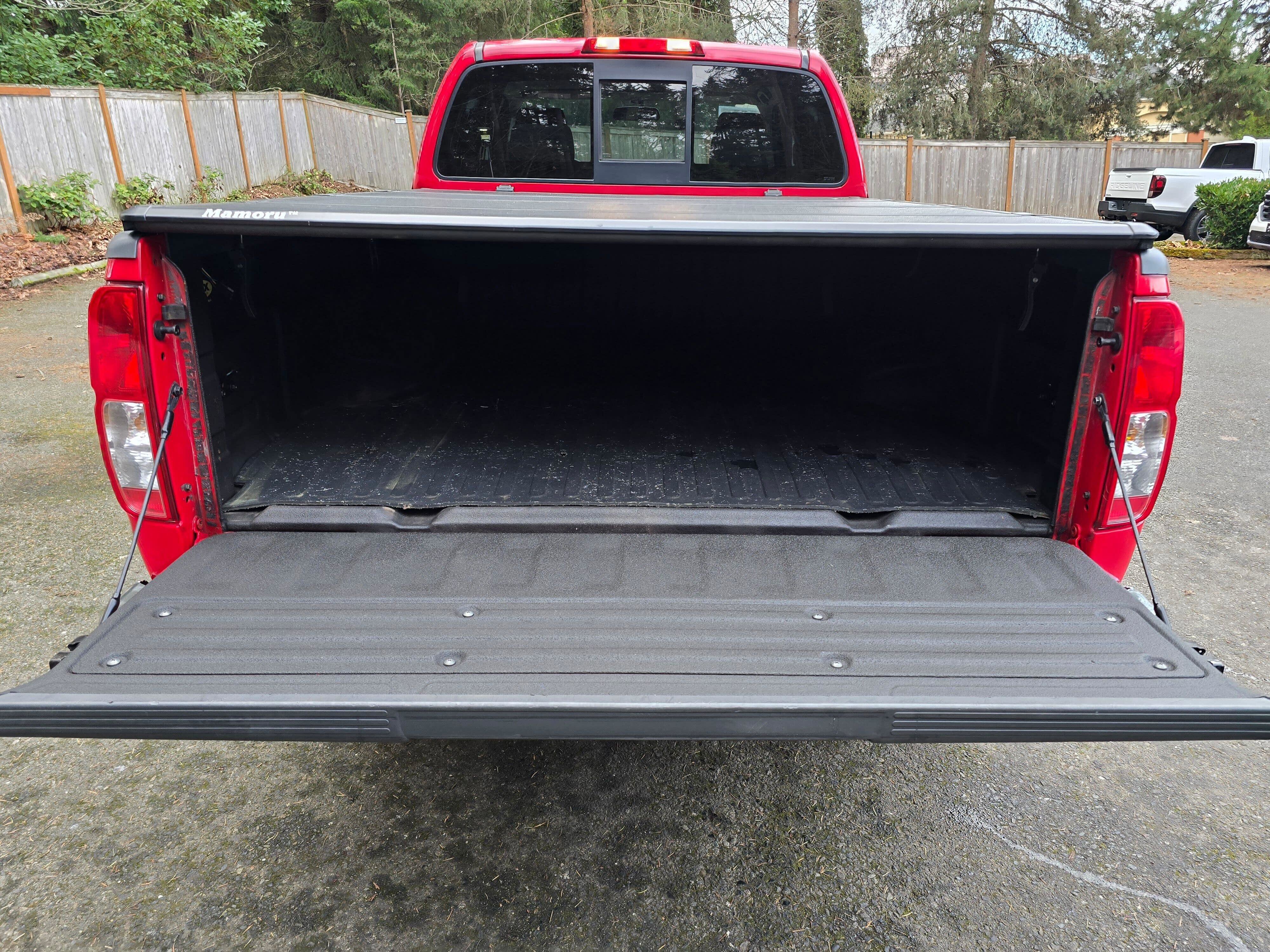 Used 2011 Nissan Frontier SV image 15