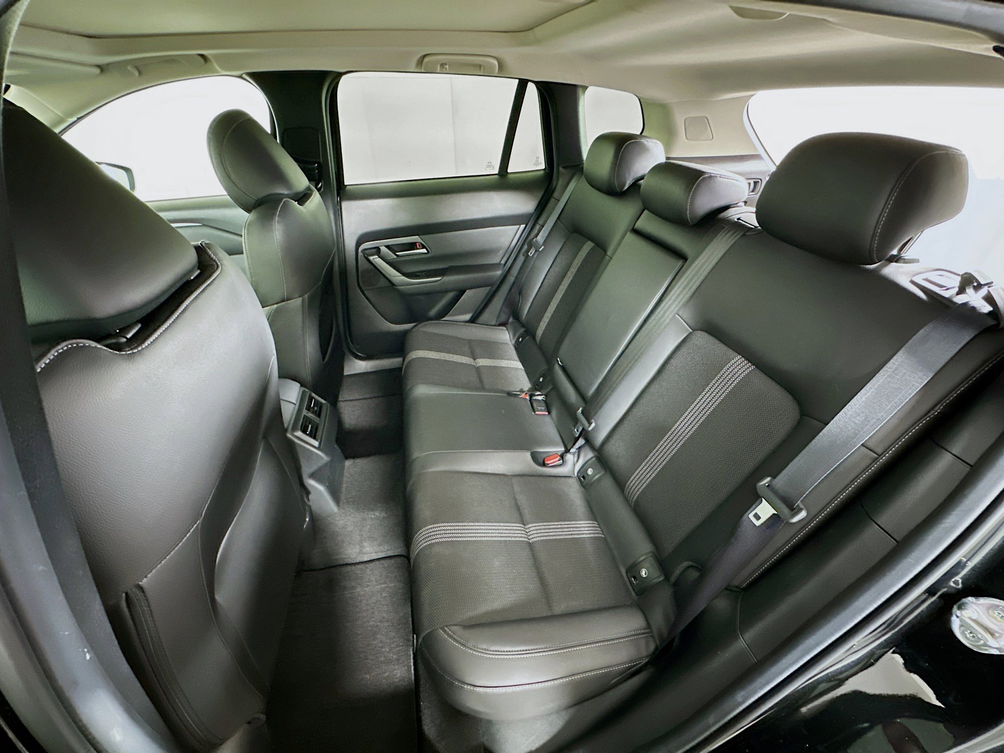 Used 2025 MAZDA CX-50 AWD 2.5 S w/ Premium Package image 27