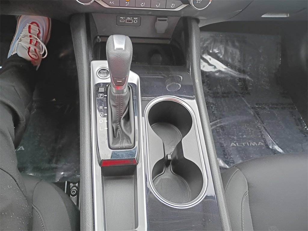 Used 2024 Nissan Altima 2.5 SV image 23