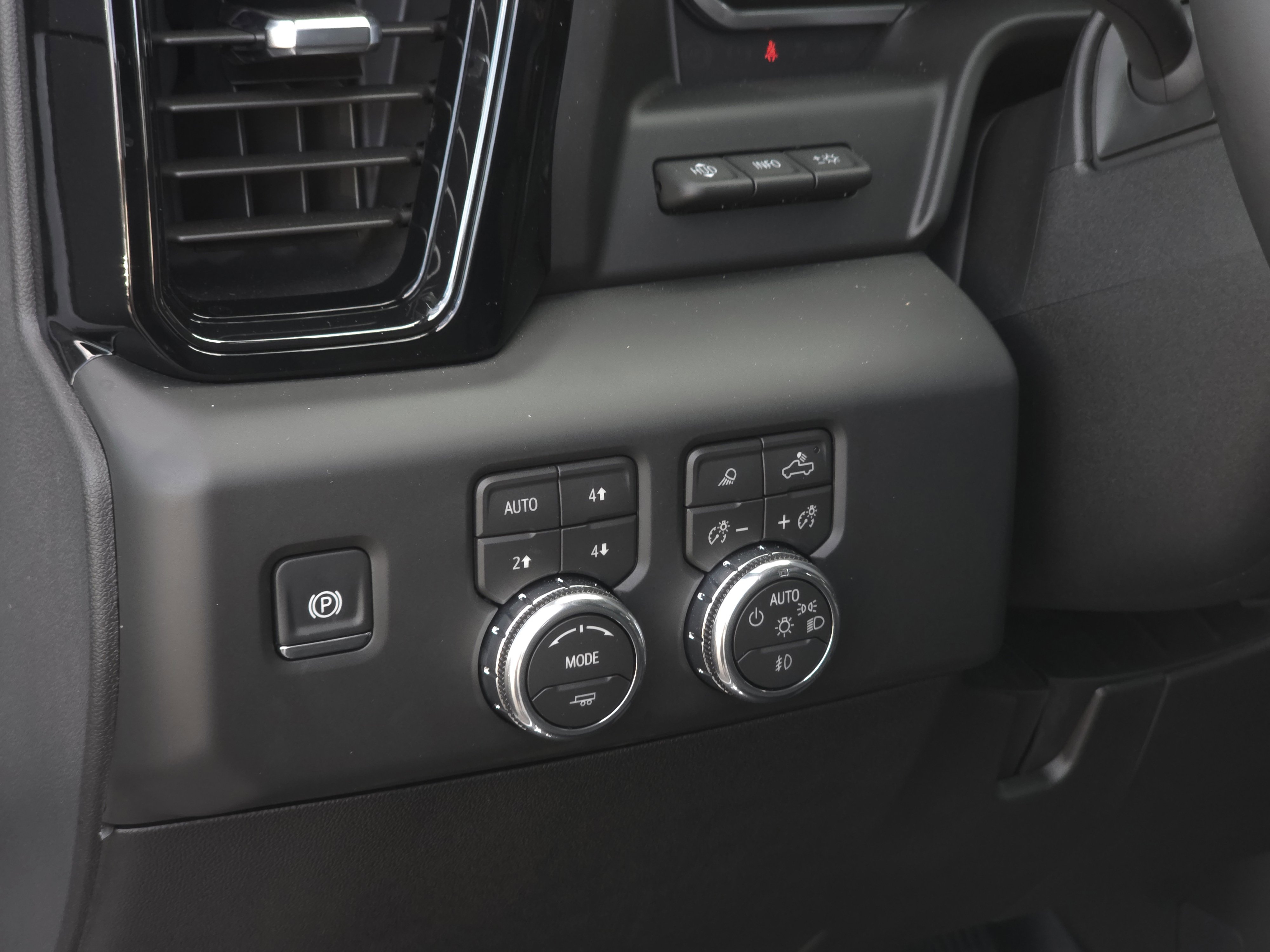 New 2026 GMC Sierra 2500 AT4 w/ AT4 Premium Plus Package image 27