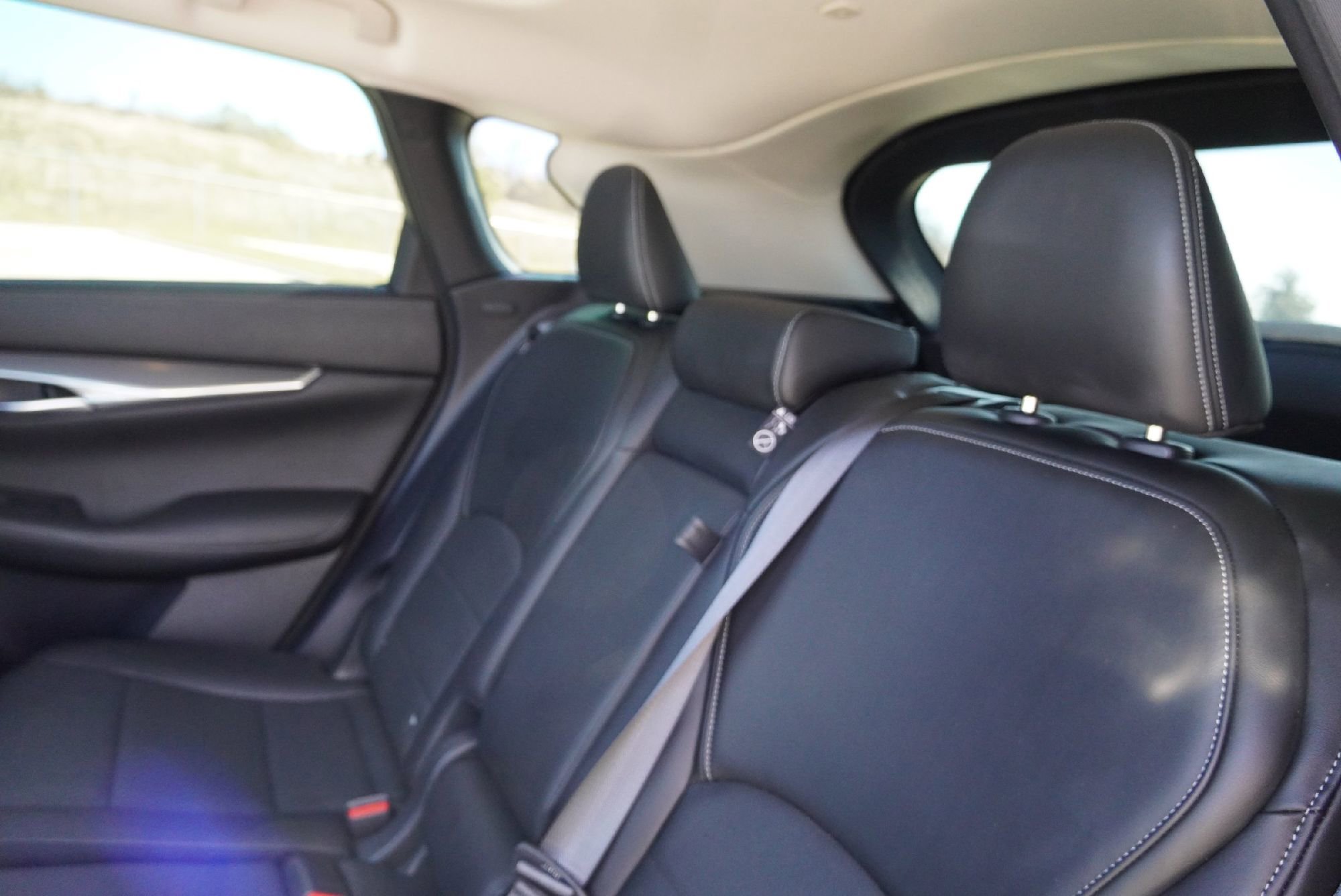 Certified 2024 INFINITI QX50 Luxe w/ Accent Package image 35