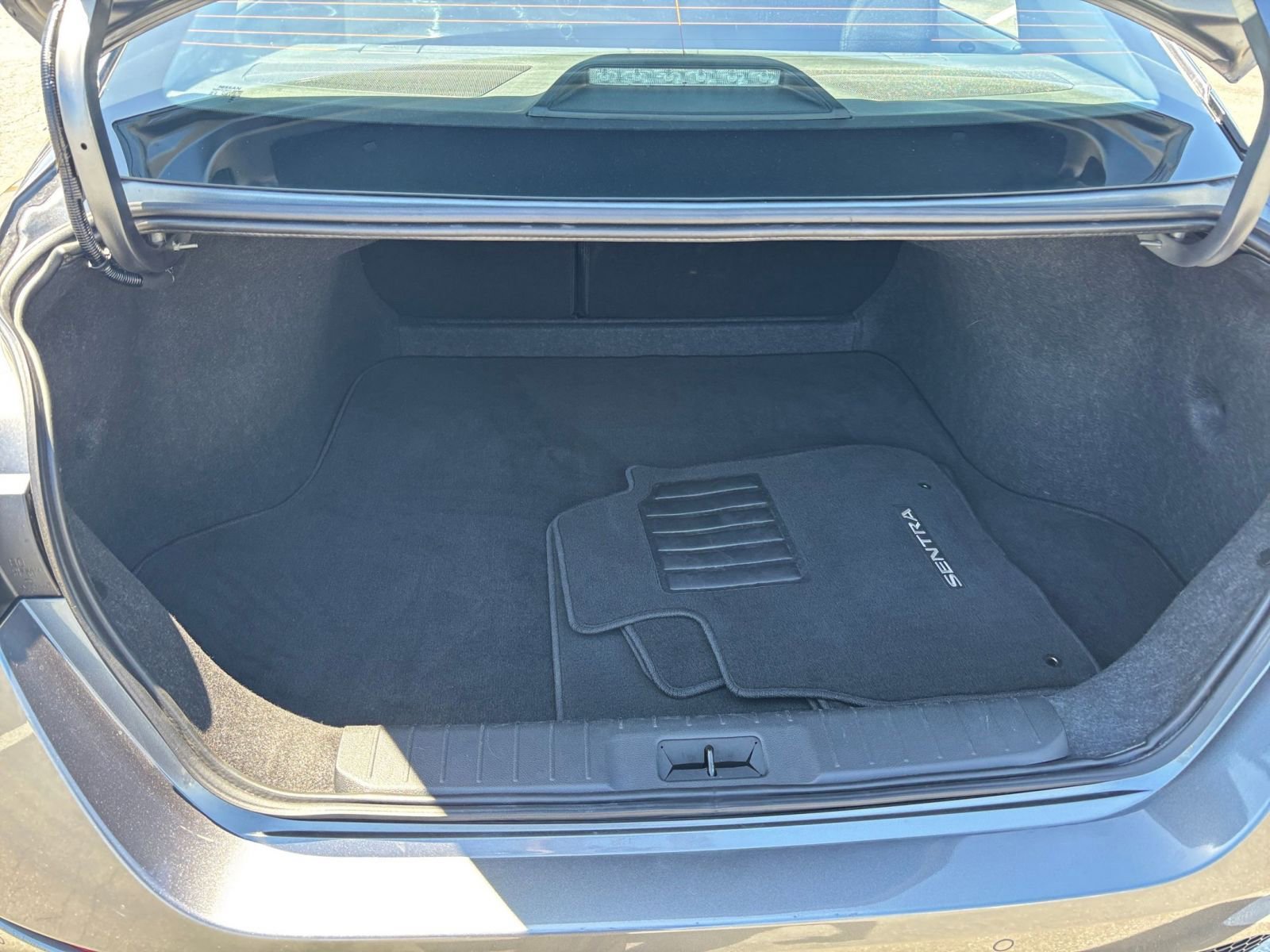 Used 2025 Nissan Sentra SV image 31
