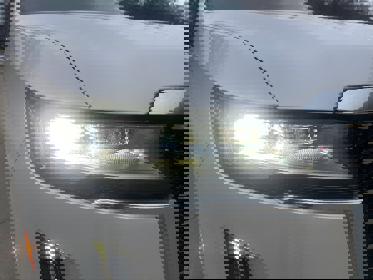 Used 2021 Cadillac Escalade Premium Luxury w/ Performance Package image 33