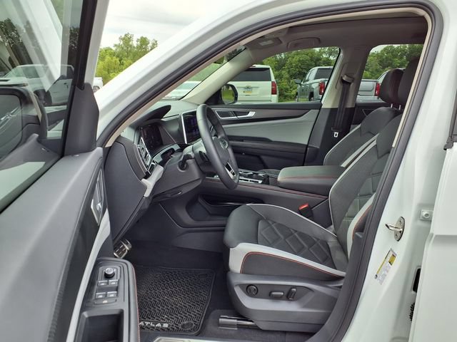 Used 2025 Volkswagen Atlas Peak Edition SE AWD/4WD image 74