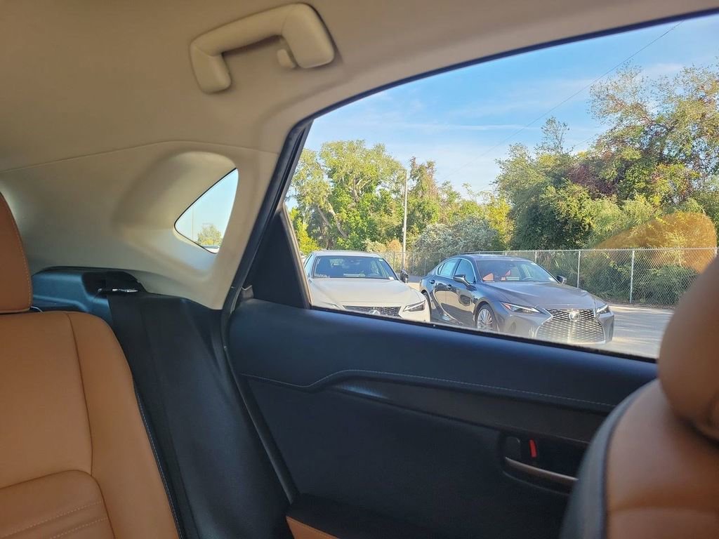 Used 2018 Lexus NX 300 FWD image 6