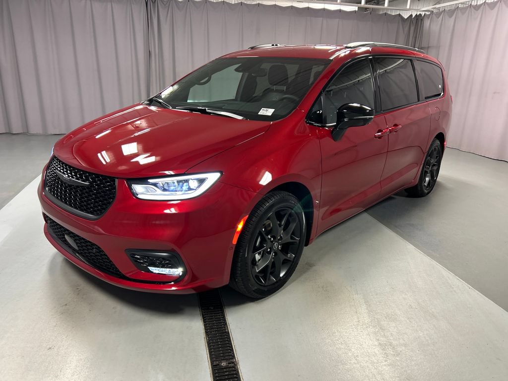 New 2026 Chrysler Pacifica Select w/ S Appearance Package FWD image 3