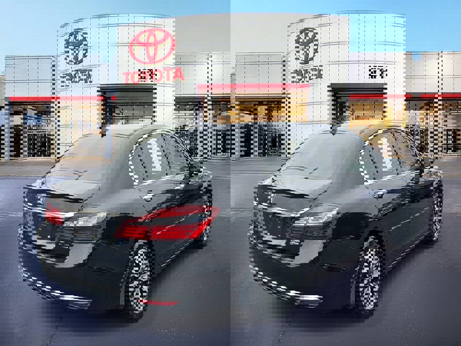 Used 2017 Honda Accord Hybrid Sedan image 5