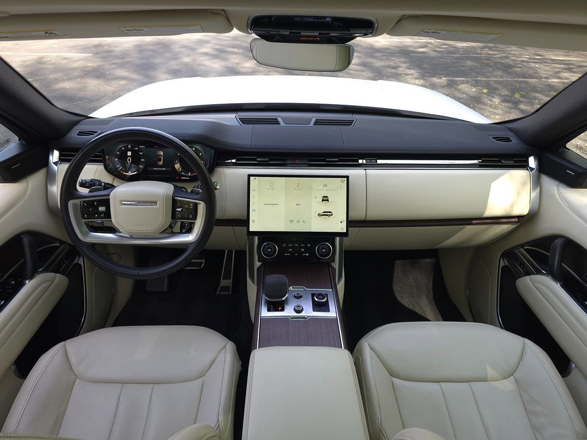 Used 2023 Land Rover Range Rover SE AWD/4WD image 9