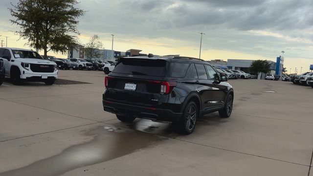 Used 2025 Ford Explorer ST-Line w/ ST-Line Street Pack AWD/4WD image 5