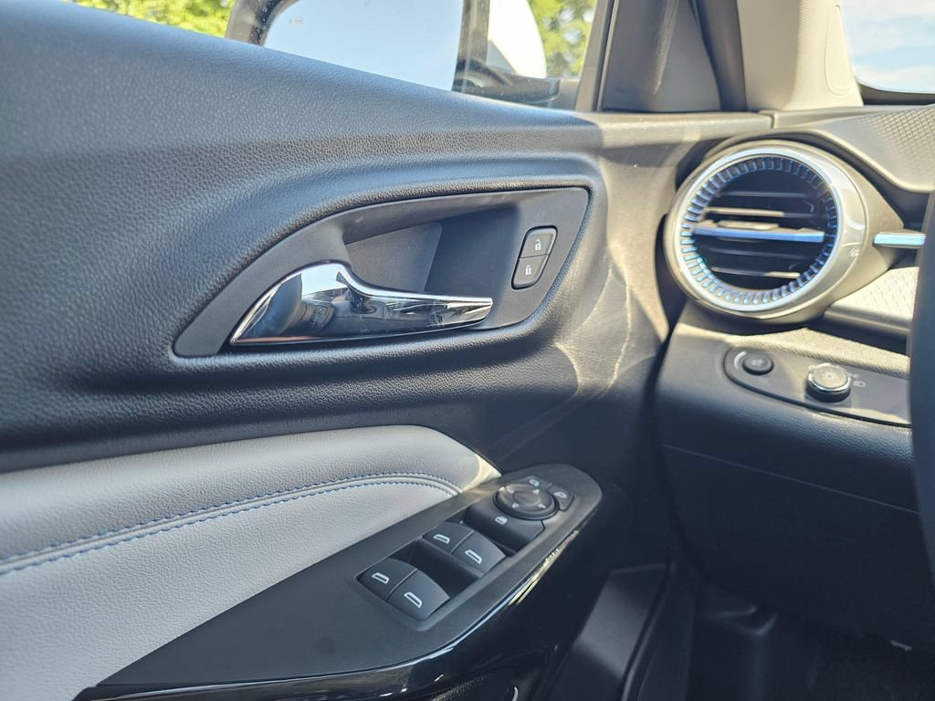 New 2026 Chevrolet Trax LT w/ Driver Confidence Package FWD image 33