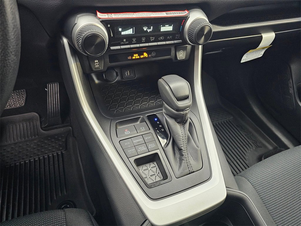 Used 2025 Toyota RAV4 LE image 41