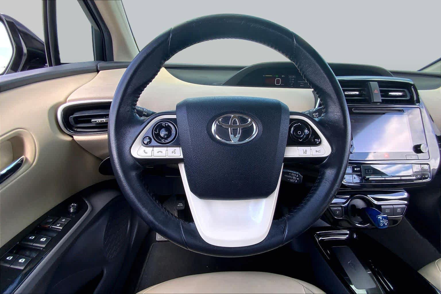 Used 2017 Toyota Prius Four w/ Advanced Technology Package FWD image 6