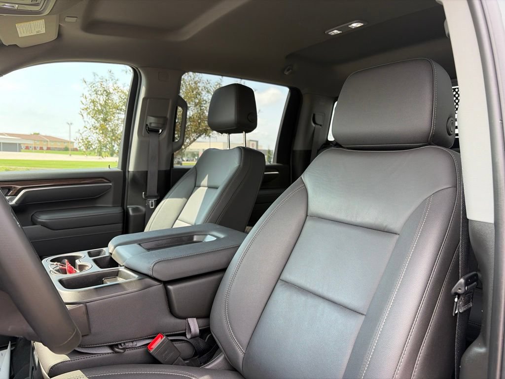 Used 2025 Chevrolet Silverado 2500 LT w/ Trail Boss Package AWD/4WD image 54