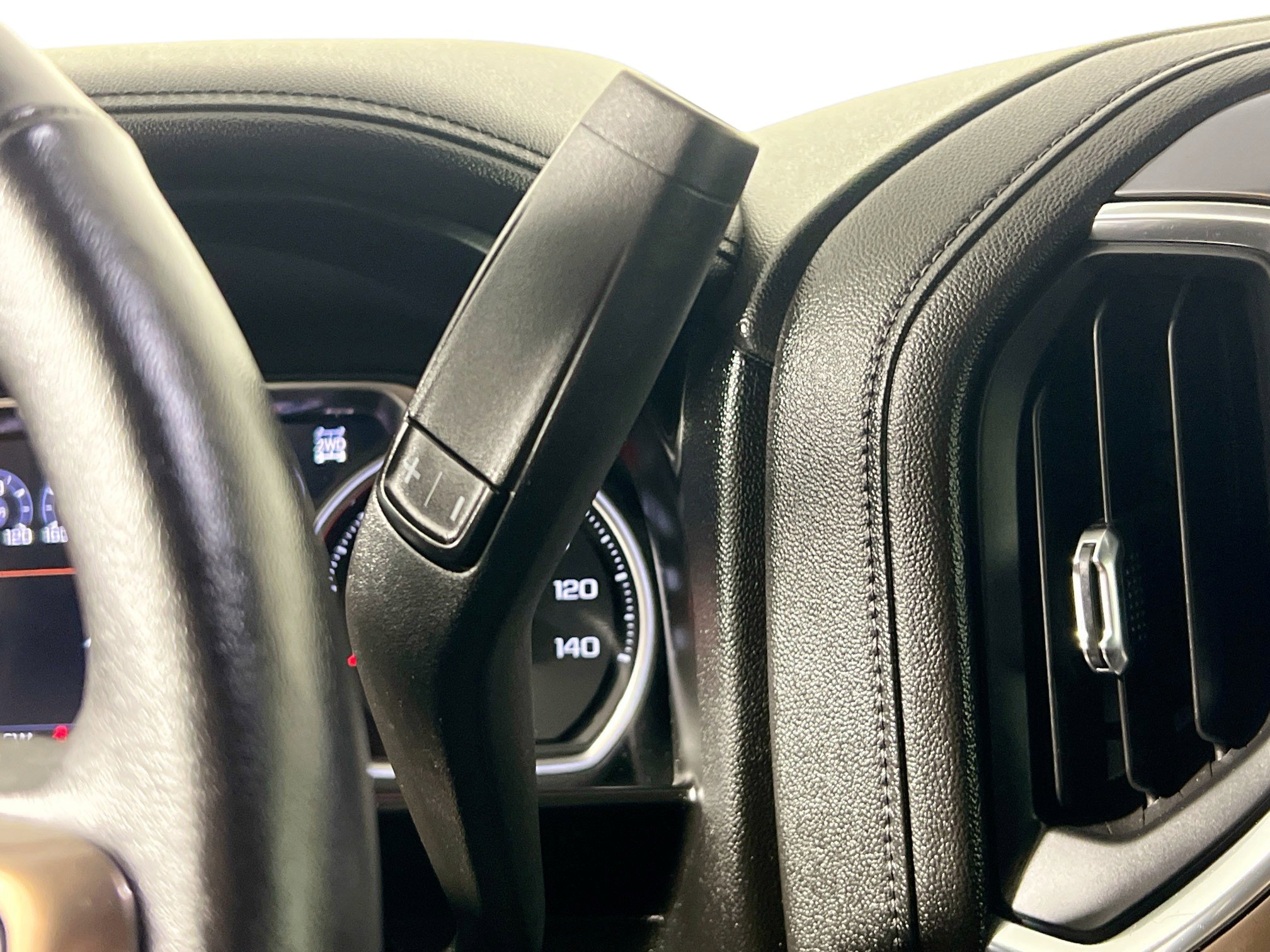 Used 2020 Chevrolet Silverado 1500 High Country w/ Technology Package image 25