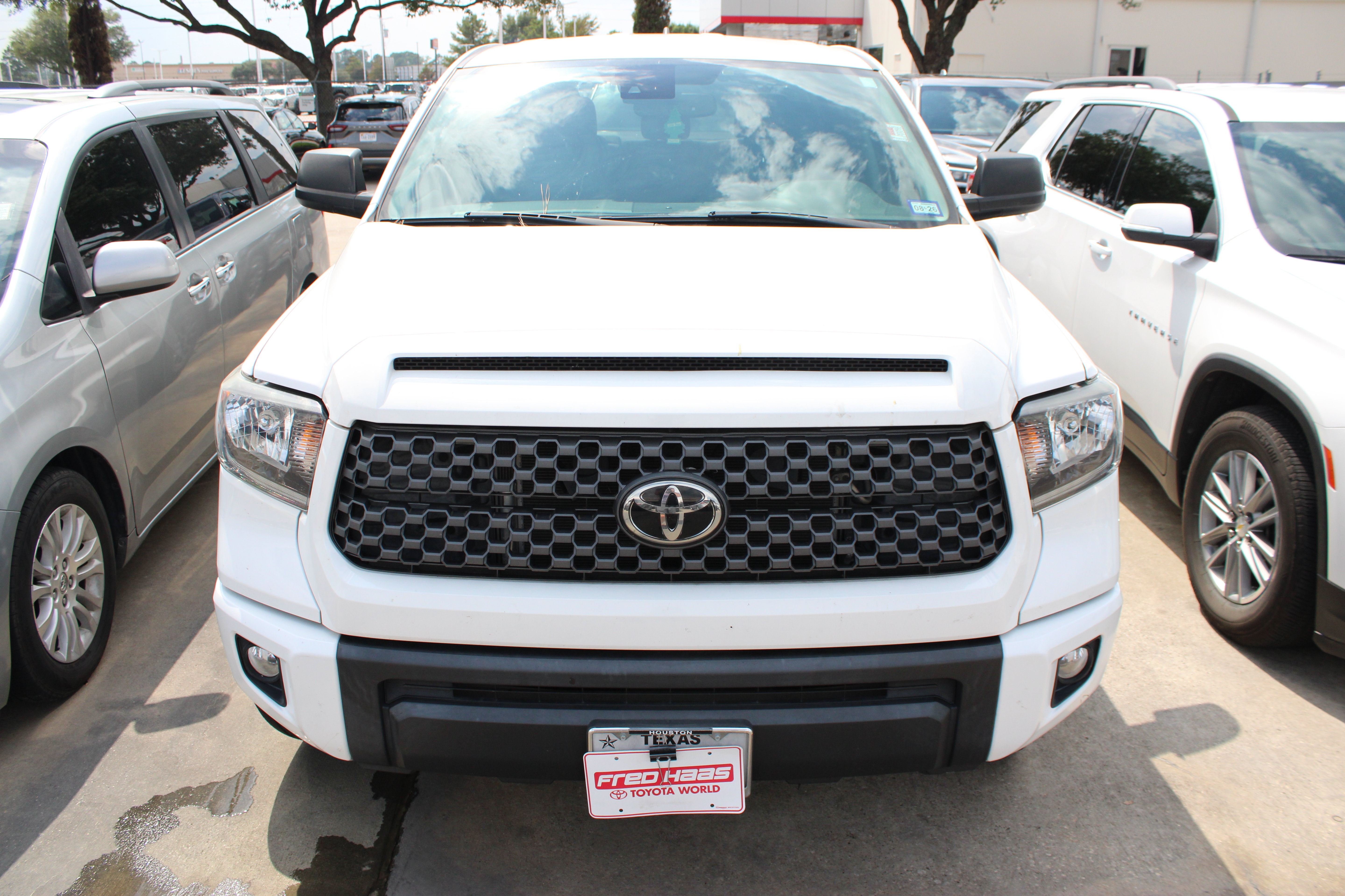 Used 2020 Toyota Tundra SR5 w/ SX Package RWD image 4
