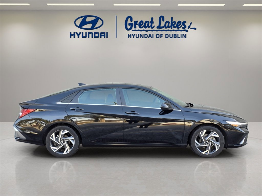 Certified 2025 Hyundai Elantra Limited image 6