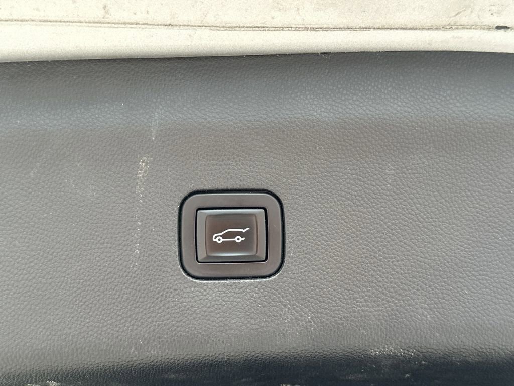 Used 2018 Buick Enclave Essence w/ Trailering Package image 33