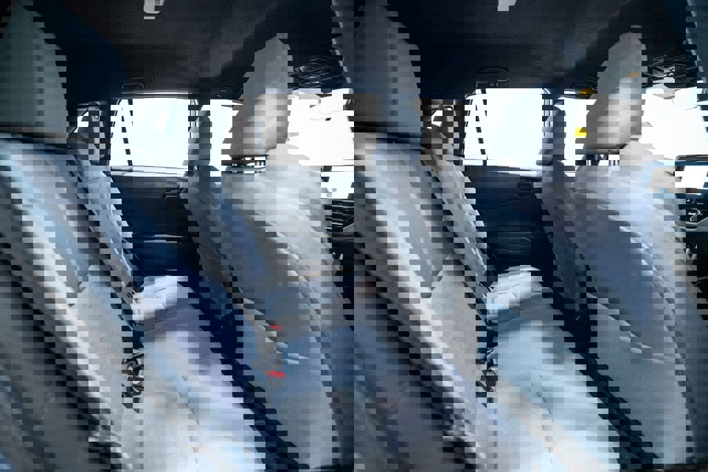 Used 2025 Toyota Corolla Cross AWD Hybrid image 31