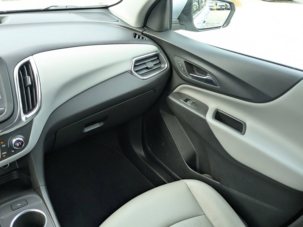 Used 2022 Chevrolet Equinox LT image 18