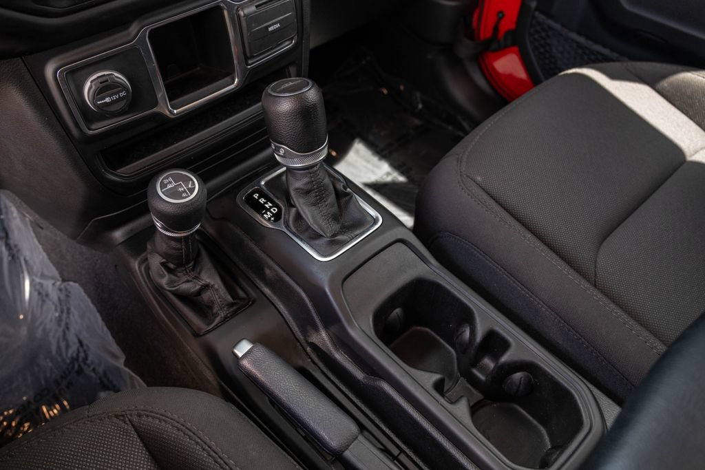 Used 2023 Jeep Gladiator Sport AWD/4WD image 18
