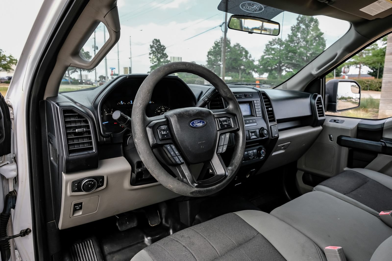 Used 2018 Ford F150 XL w/ Equipment Group 101A Mid RWD image 3