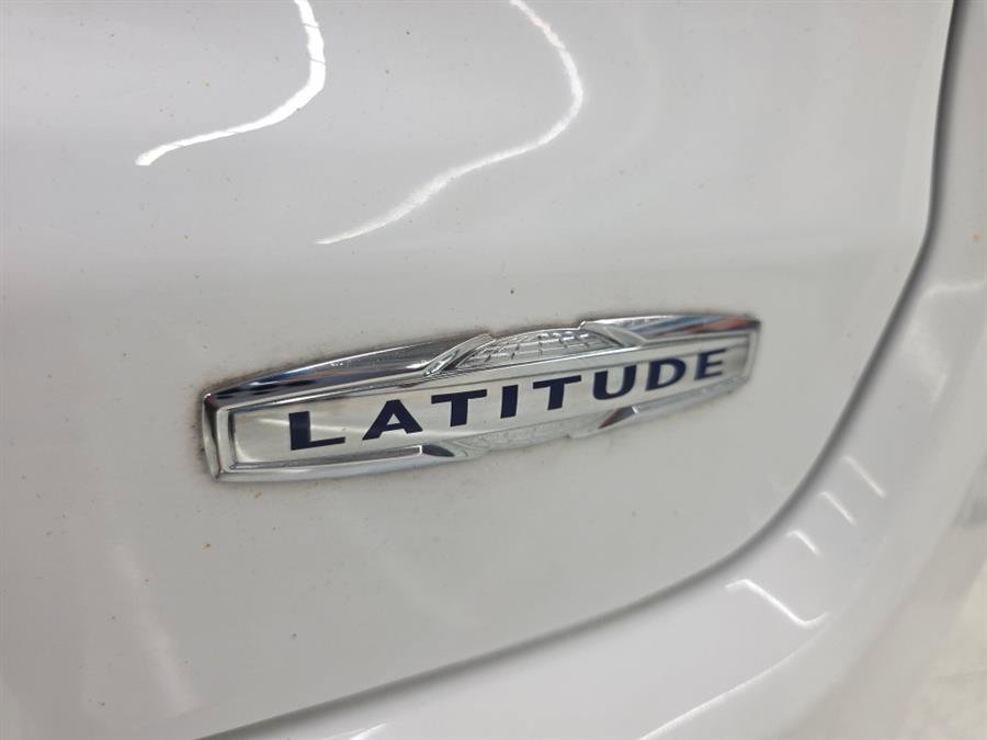 Used 2022 Jeep Compass Latitude AWD/4WD image 32