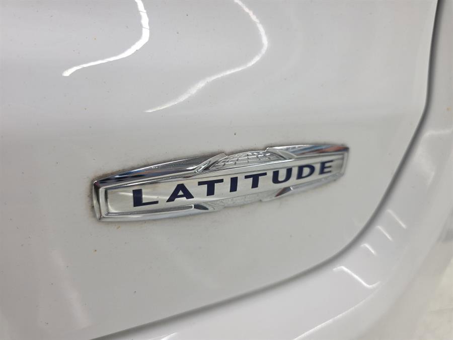 Used 2022 Jeep Compass Latitude image 32