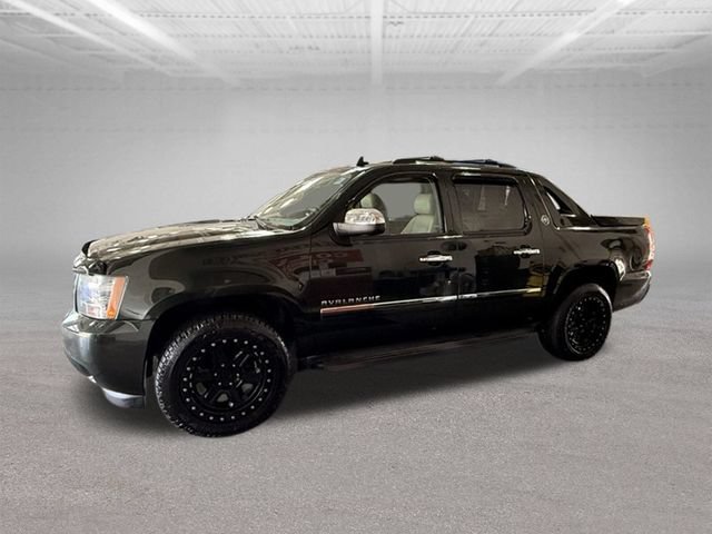 Used 2013 Chevrolet Avalanche LTZ AWD/4WD image 4