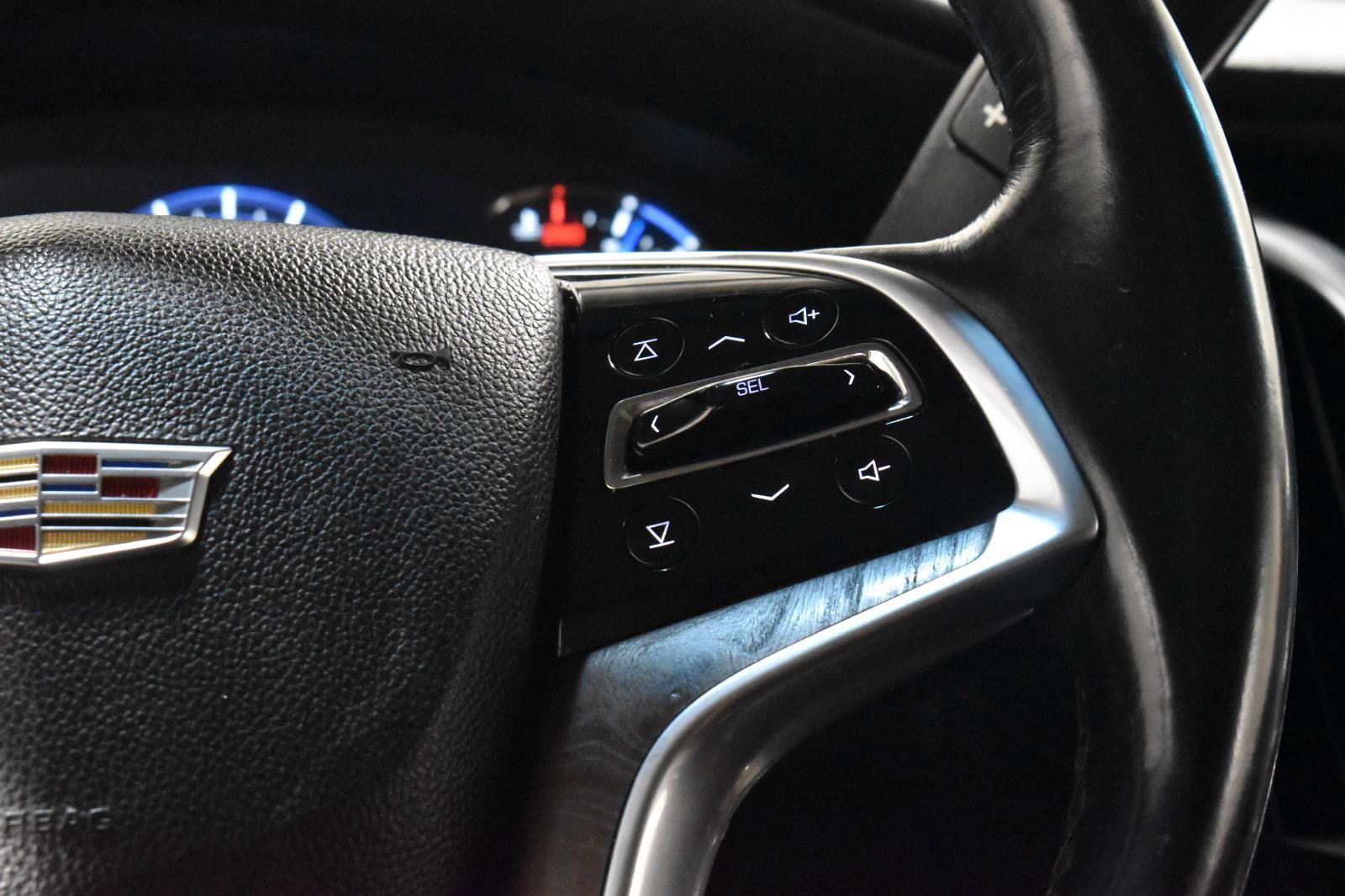 Used 2019 Cadillac Escalade ESV Premium Luxury AWD/4WD image 11