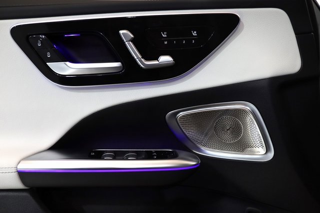 Certified 2025 Mercedes-Benz C 300 4MATIC Sedan image 3