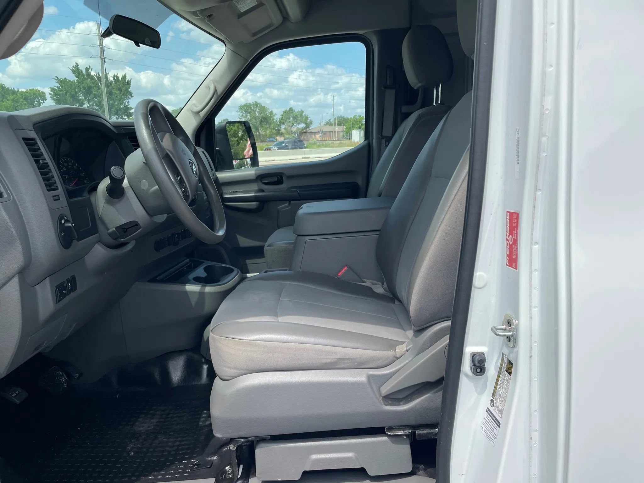 Used 2020 Nissan NV 2500 SV w/ Back Door Glass Package image 14