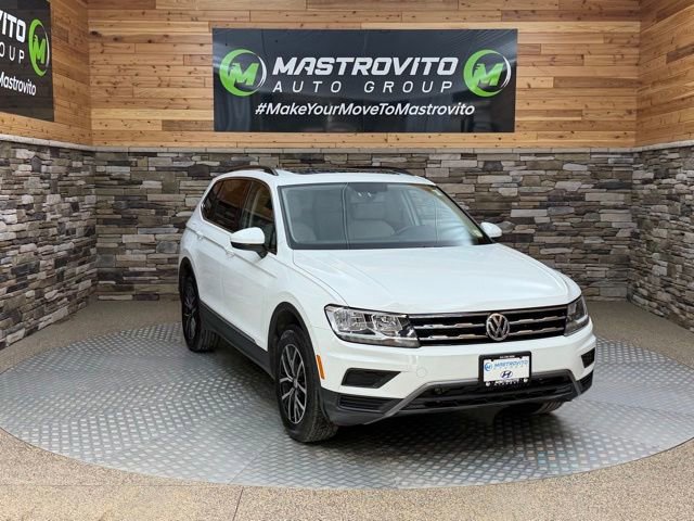 Used 2021 Volkswagen Tiguan SE w/ Panoramic Sunroof Package AWD/4WD image 2