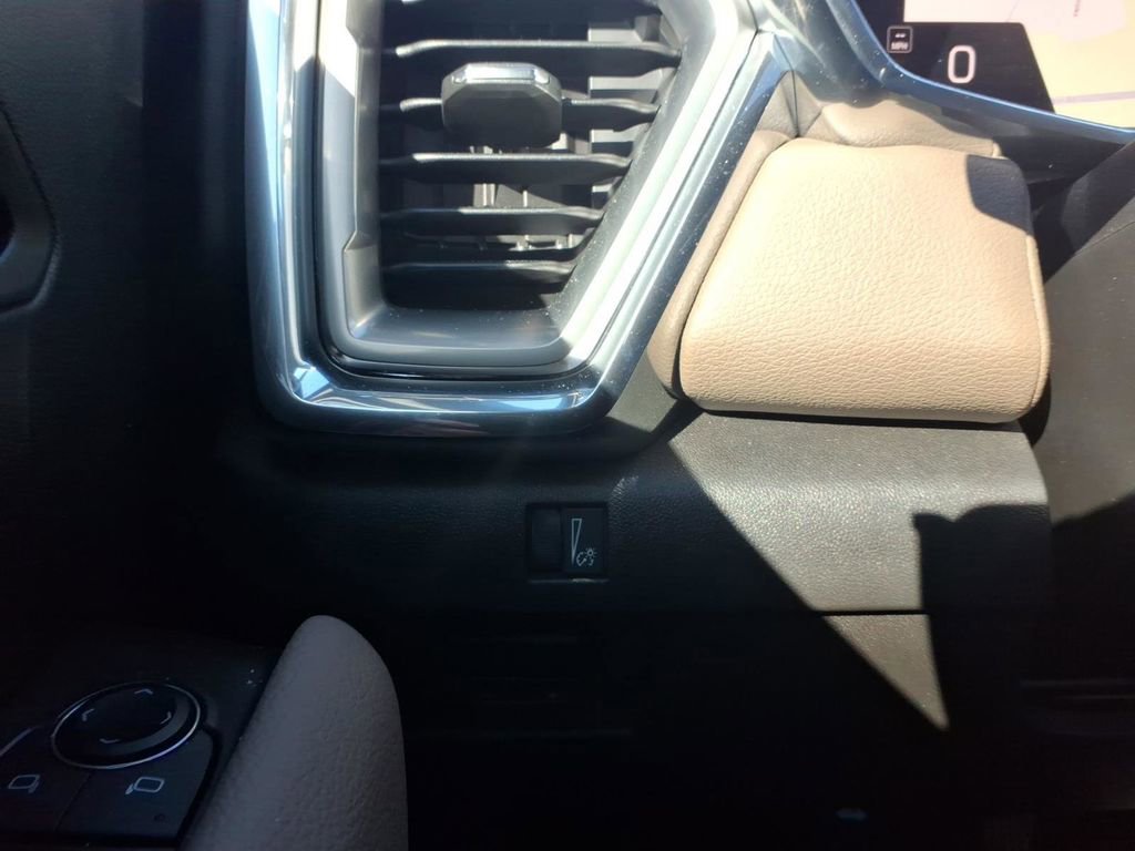 Used 2024 GMC Canyon Denali image 14