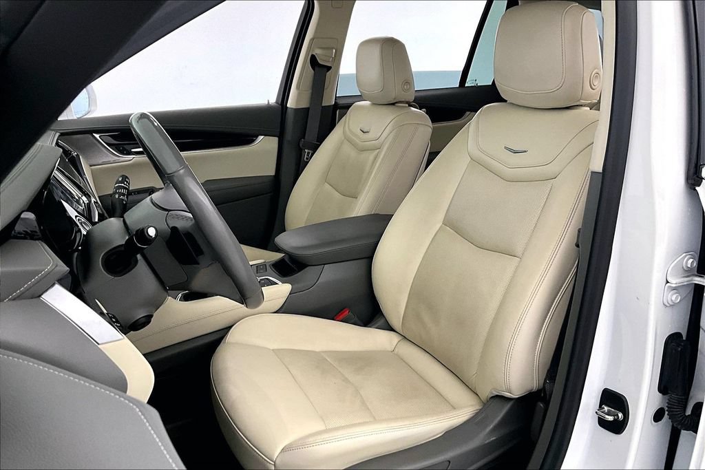 Used 2020 Cadillac XT6 Premium Luxury FWD image 32