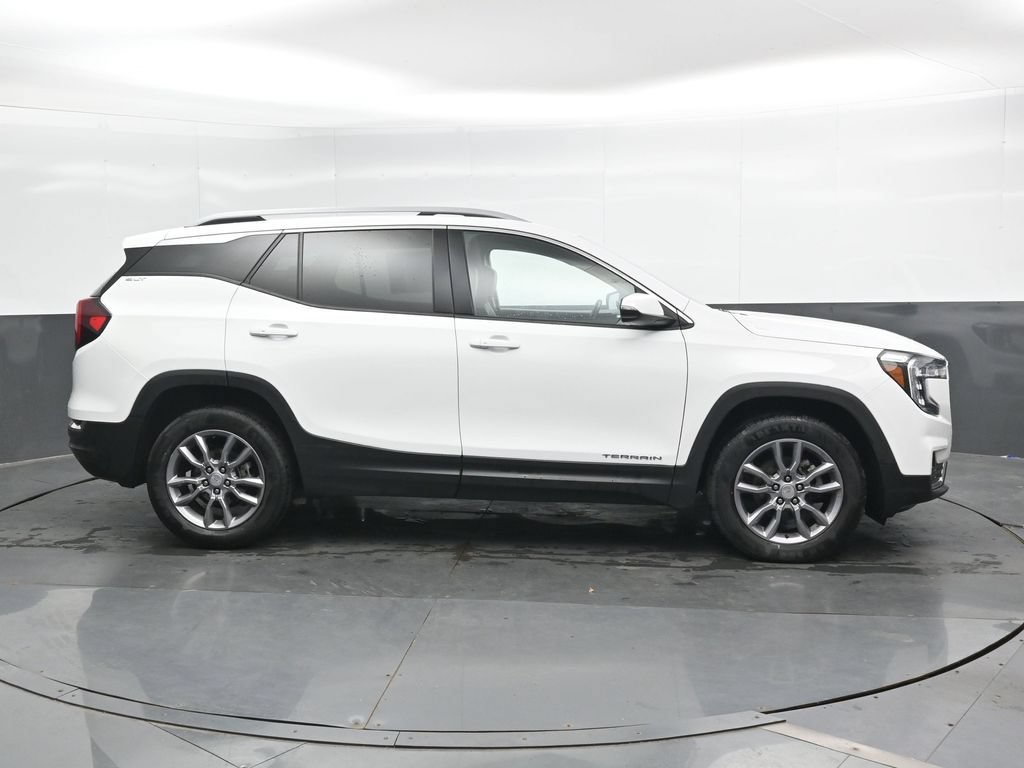 Used 2024 GMC Terrain SLT AWD/4WD image 5