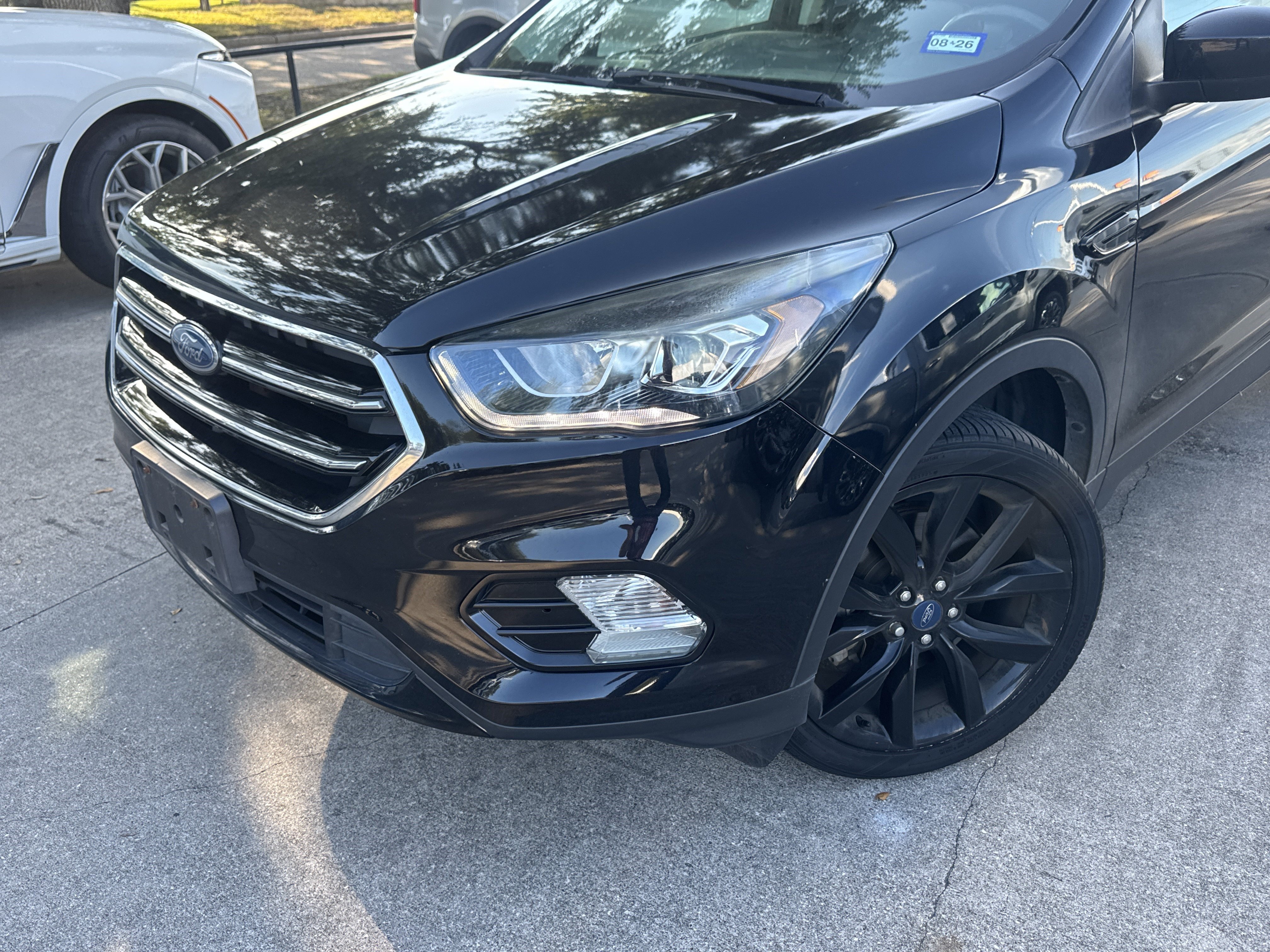 Used 2019 Ford Escape SE AWD/4WD image 2