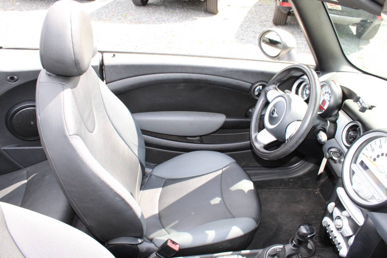 Used 2009 MINI Cooper Convertible FWD image 19