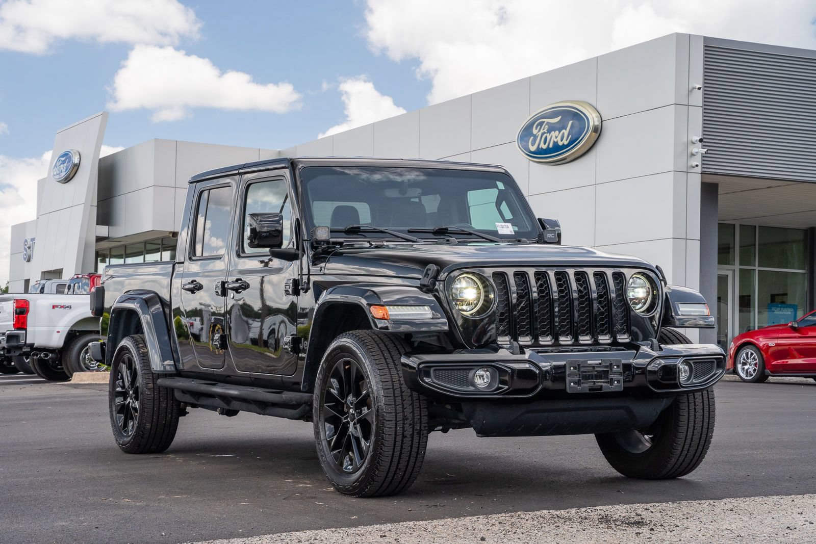 Used 2023 Jeep Gladiator Overland AWD/4WD image 1