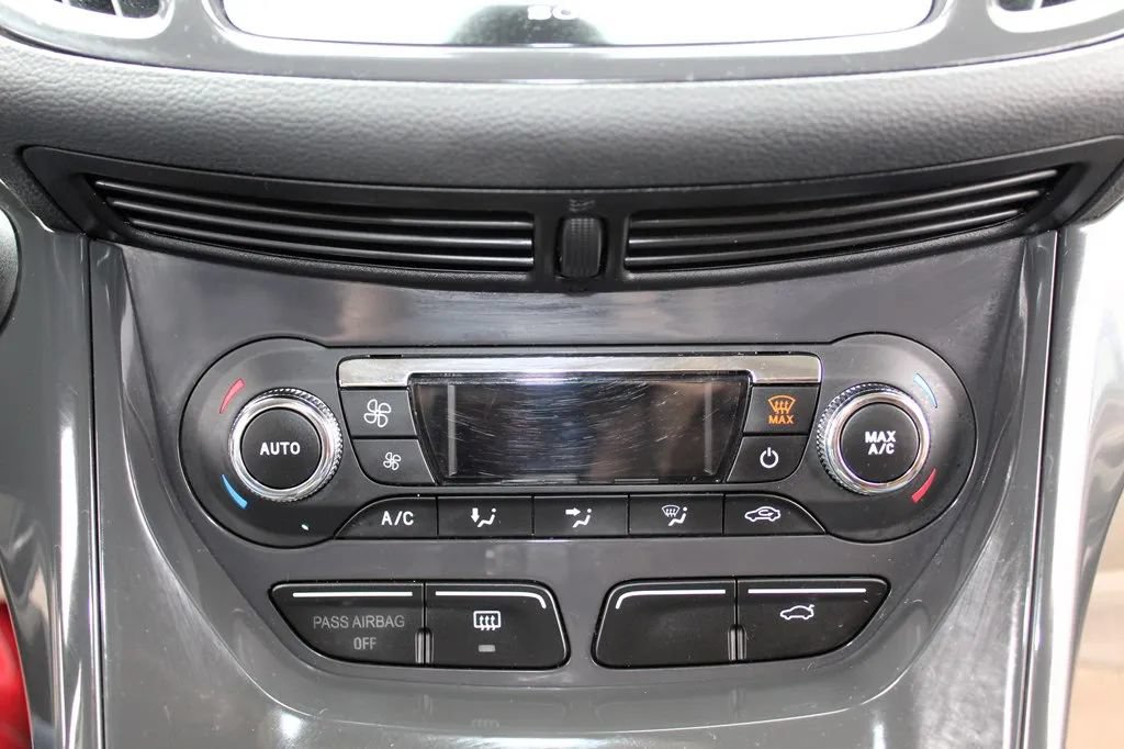 Used 2014 Ford Escape Titanium FWD image 17