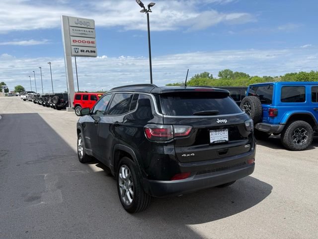 Used 2024 Jeep Compass Latitude w/ Sun and Sound Group AWD/4WD image 5