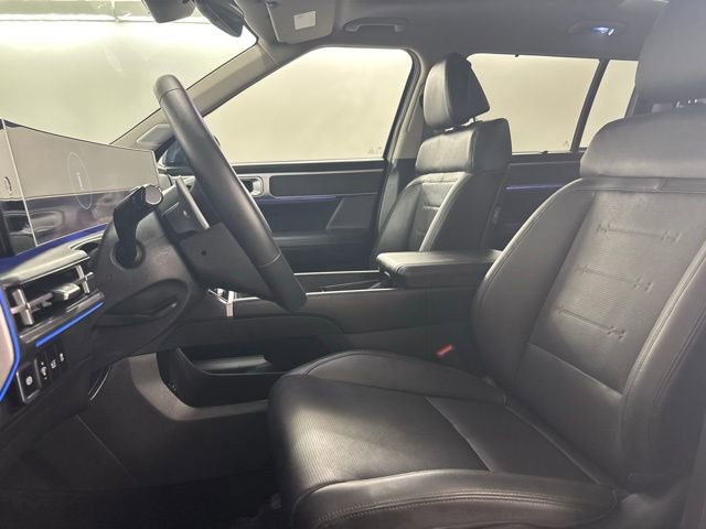 Used 2025 Hyundai Santa Fe Limited image 24