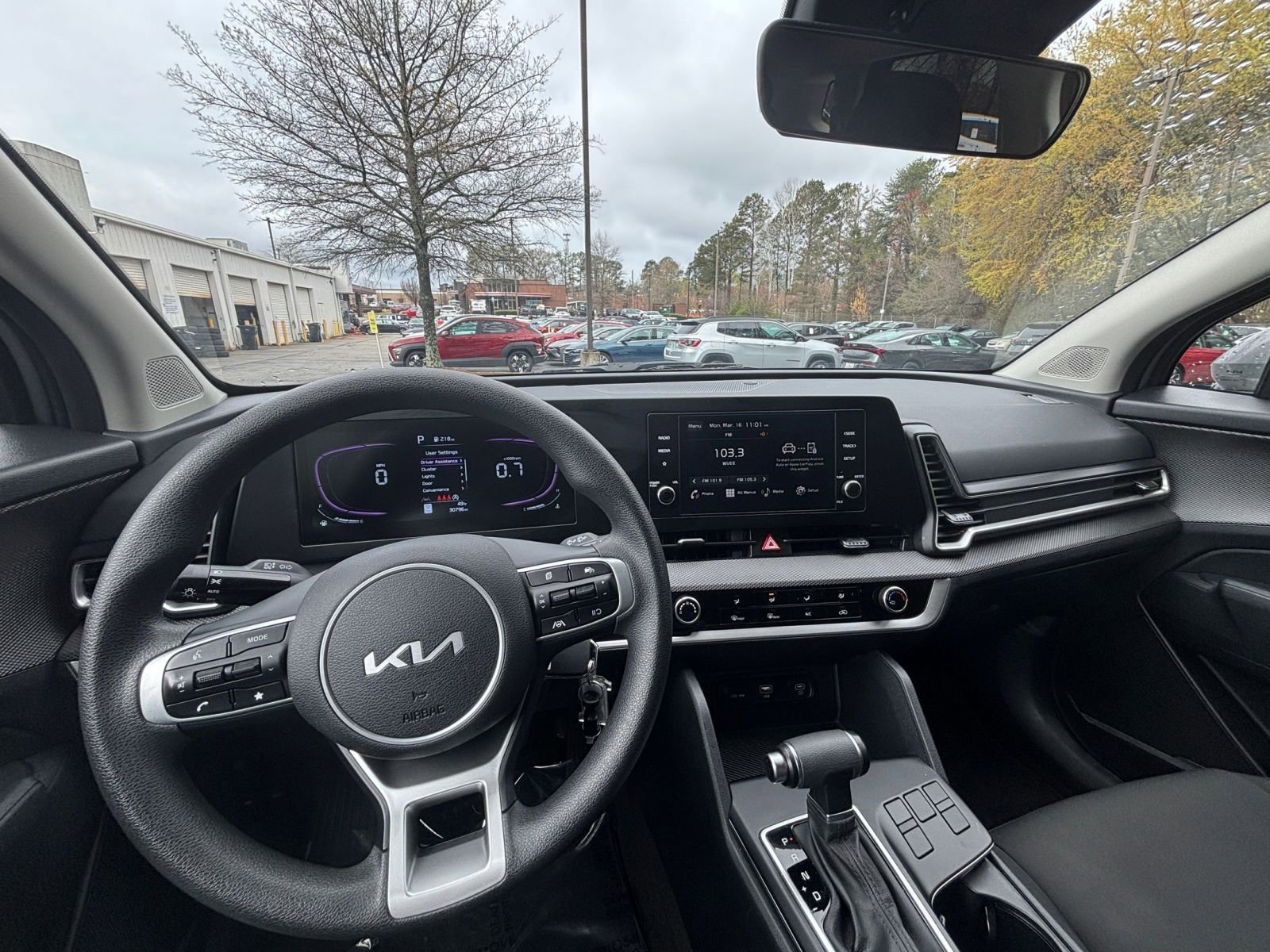 Used 2025 Kia Sportage LX image 33