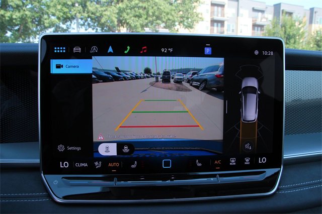 New 2025 Volkswagen Tiguan SE image 12