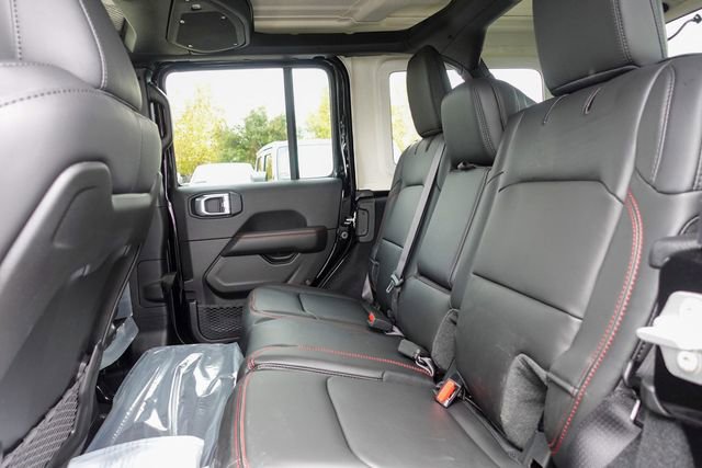New 2026 Jeep Wrangler Unlimited Rubicon w/ Technology Group image 24