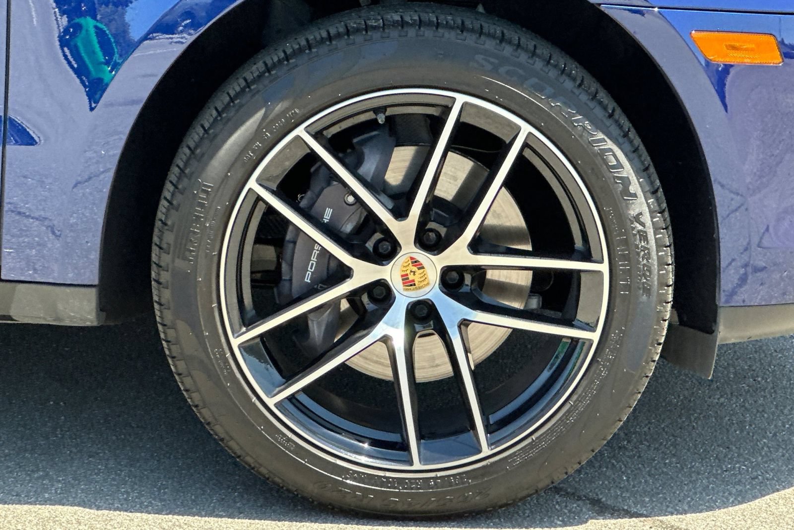 Used 2024 Porsche Macan AWD/4WD image 42